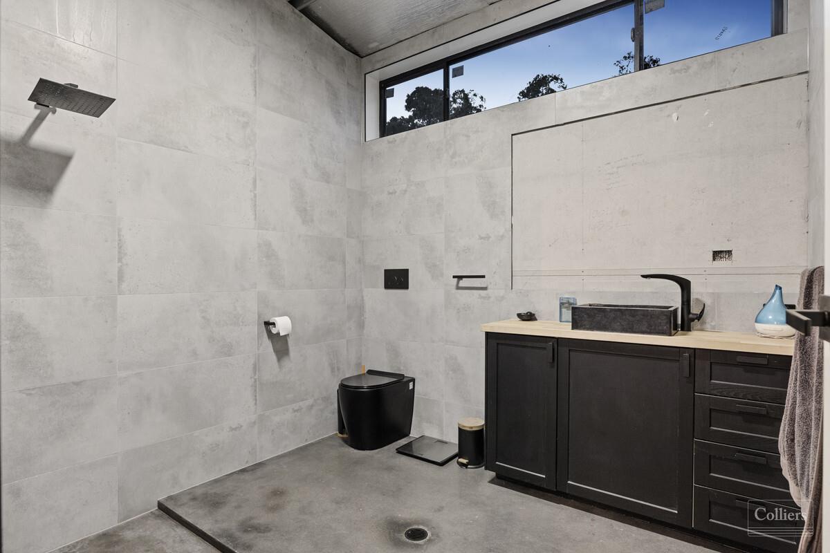 Sensational Waterfront Views... Owners Transferring Interstate...75 Acres... 2 Houses... Bore - #25