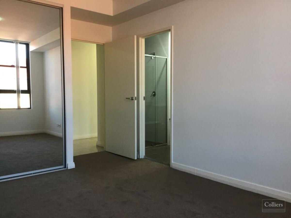 Superb lifestyle offering in acclaimed 'Vogue Apartments' - #6