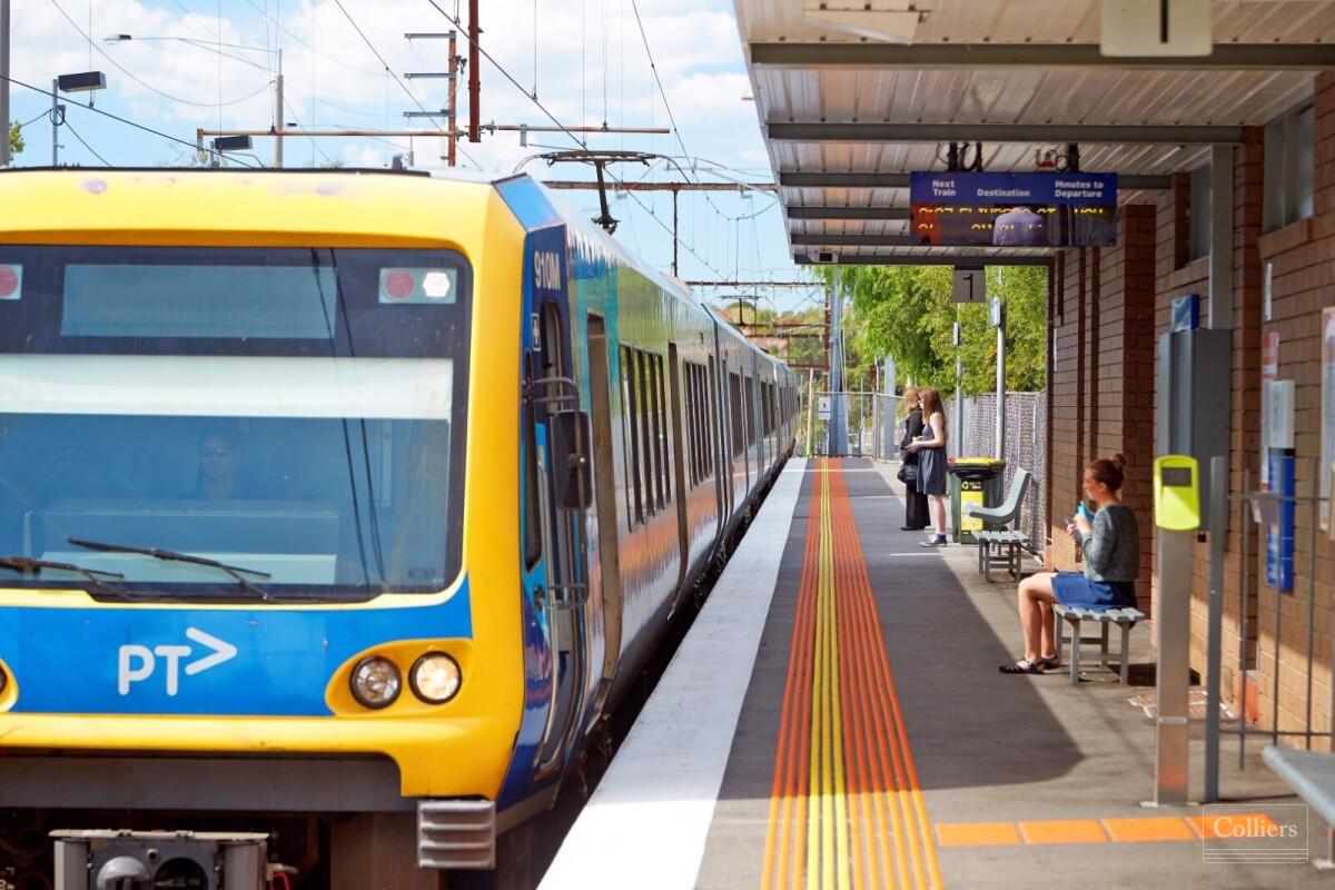 OUTSTANDING OPPORTUNITY FOR MEDICAL AND OFFICE WITHIN LANDMARK MIXED USE PROJECT - #9