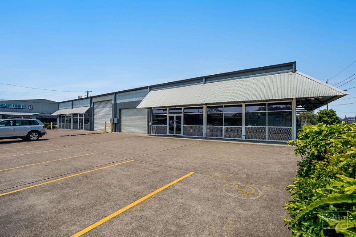 Showroom Opportunity - Location, Position and Exposure - #2