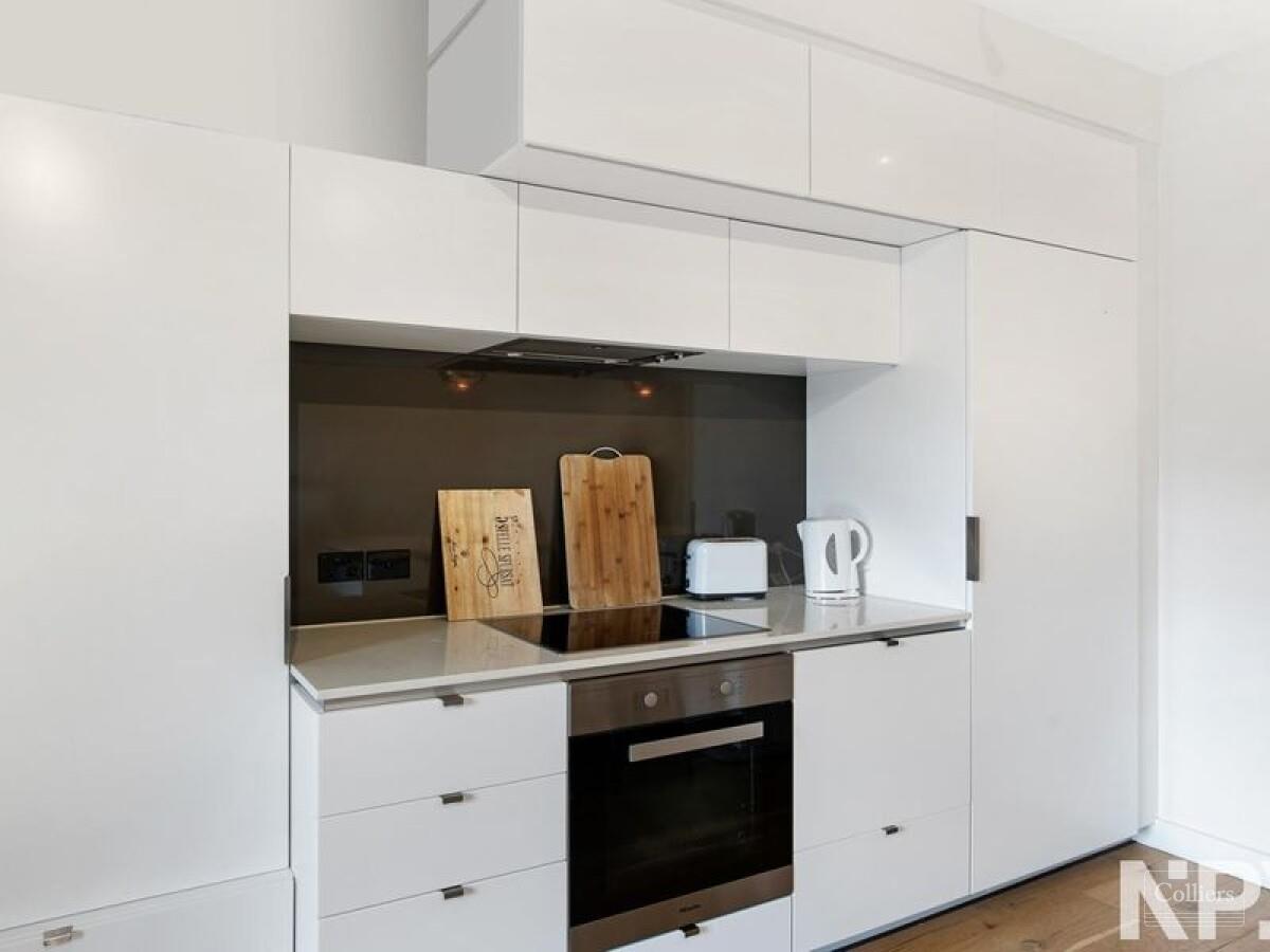 STUNNING CITY FACING APARTMENT UNDER CONTRACT! - #3