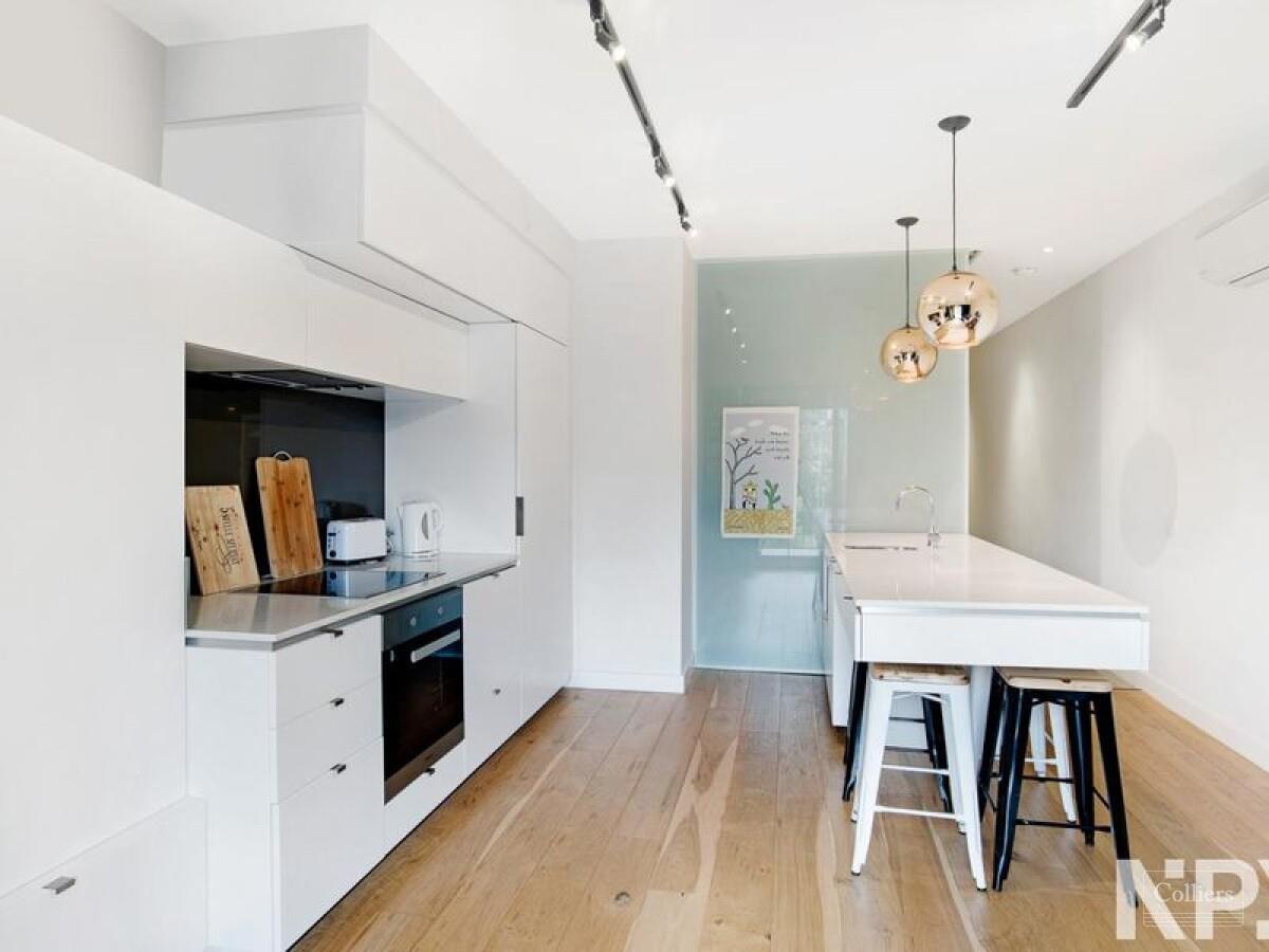 STUNNING CITY FACING APARTMENT UNDER CONTRACT! - #2