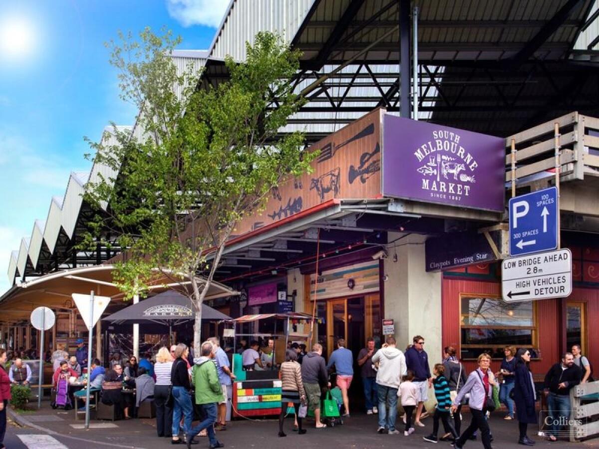 STUNNING CITY FACING APARTMENT UNDER CONTRACT! - #8