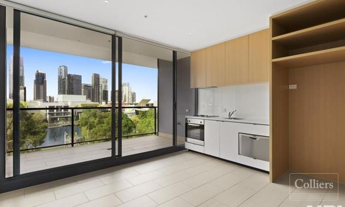 SOLD! Spectacular Views Overlooking Southbank and the Yarra River! - #1