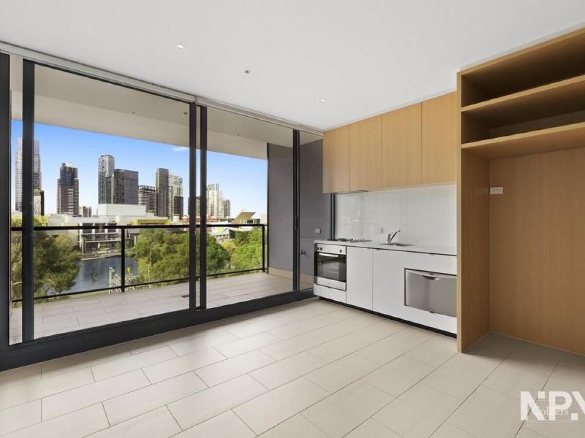 SOLD! Spectacular Views Overlooking Southbank and the Yarra River! - #1