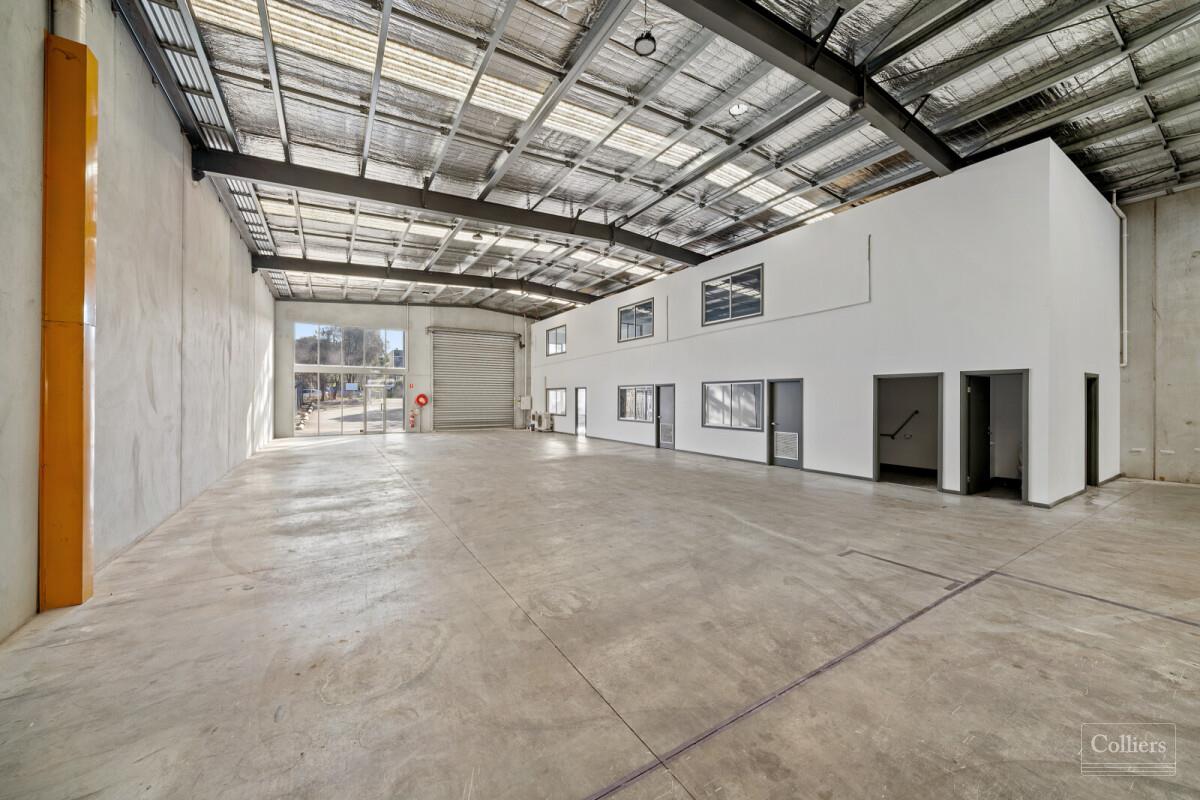 Modern & Functional Warehouse with Secure Yard - #5