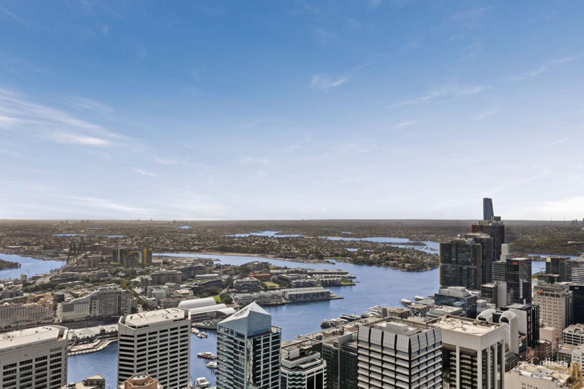 Opulent Sub Penthouse With Stunning Sydney and Harbour Views - #3