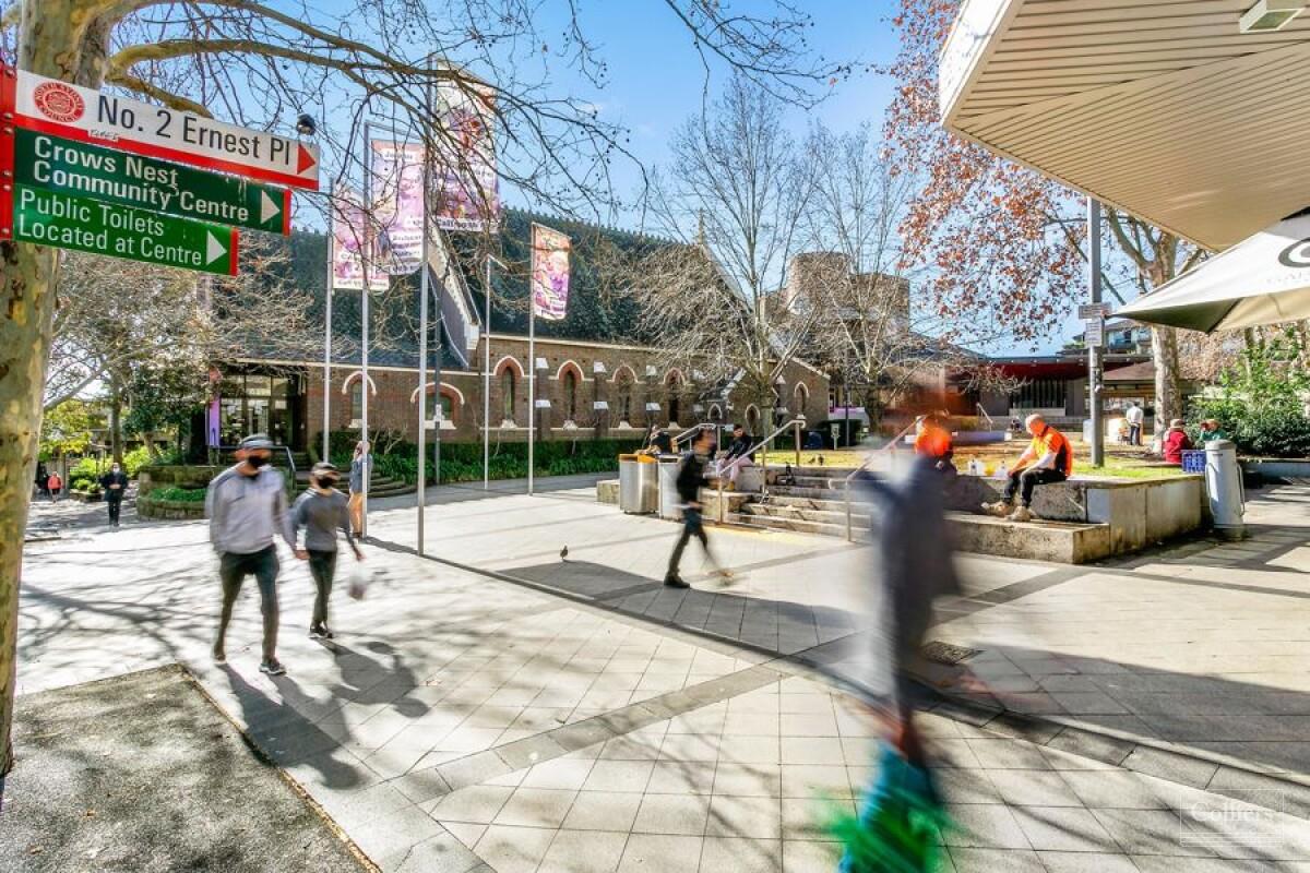 Sleek contemporary apartment in the exclusive `Panorama' - #7