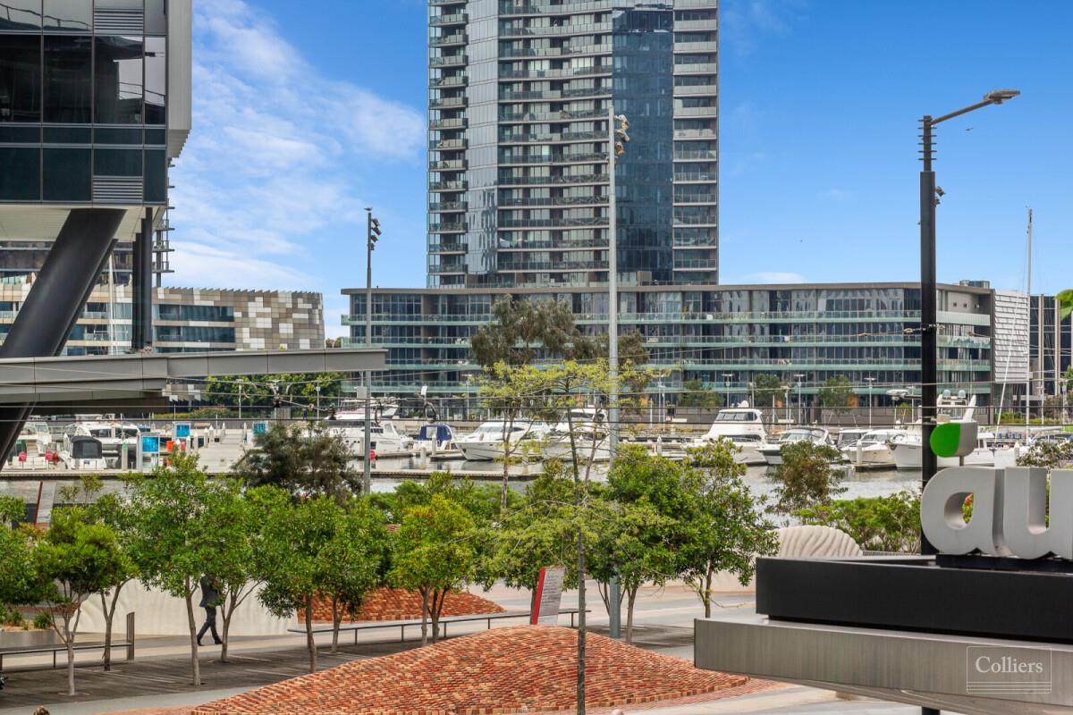 Light filled Conjoined Offices in the Lifestyle Working Building - #9