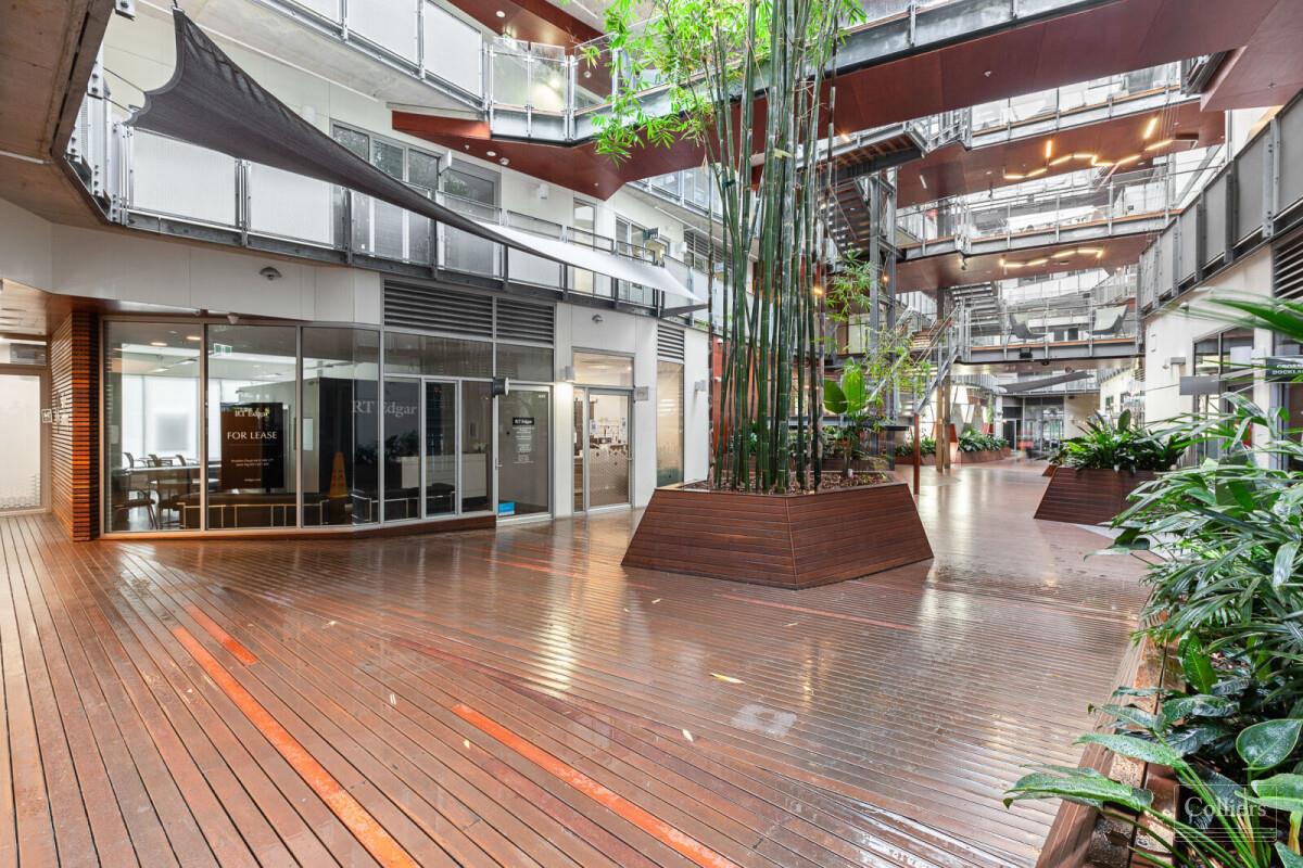 Light filled Conjoined Offices in the Lifestyle Working Building - #3