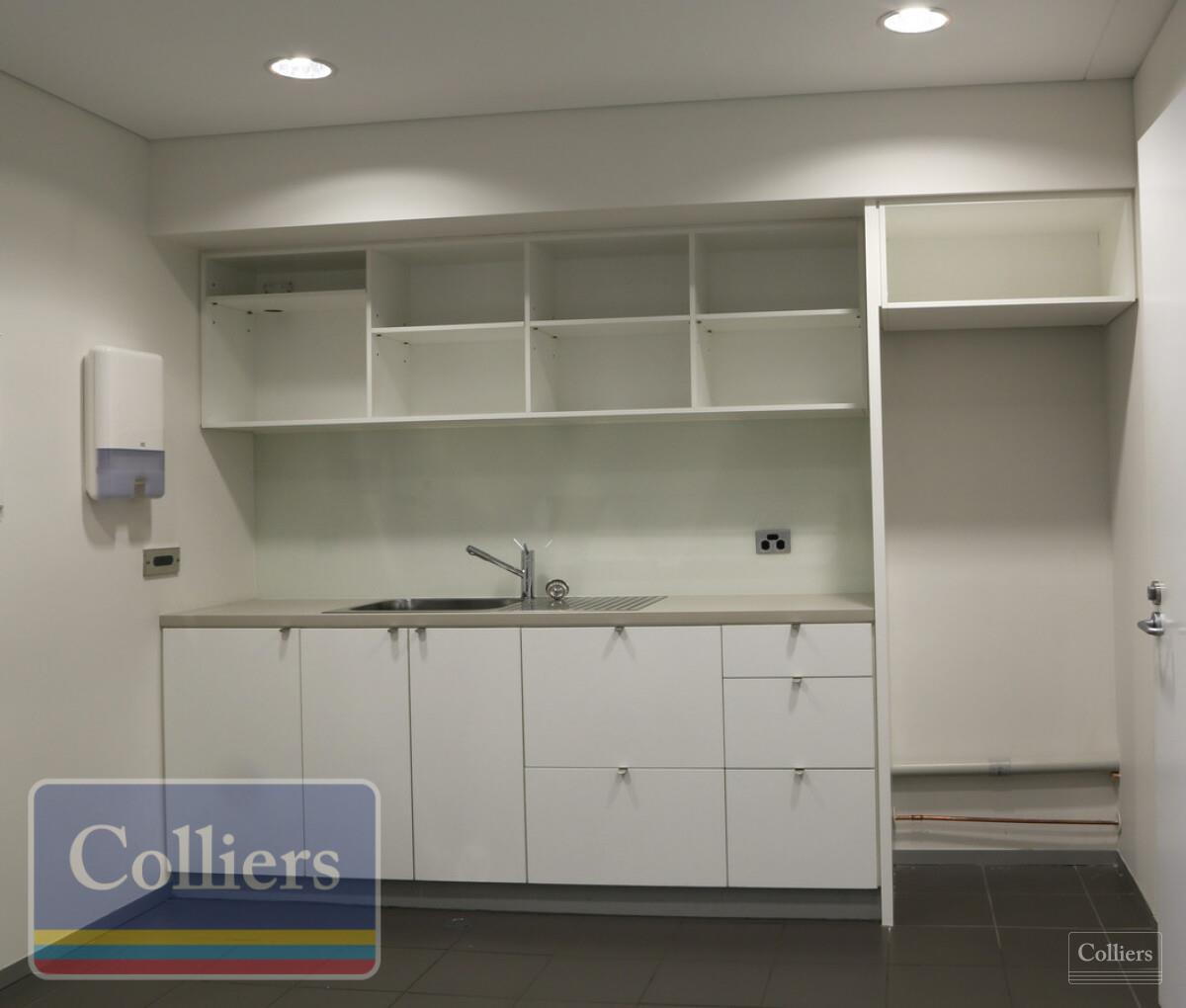 Modern Professional Office Space on the Fringe of the Townsville CBD - #12