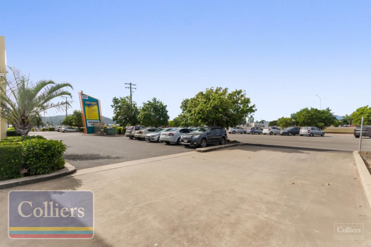 MODERN & PROFESSIONAL OFFICE SPACE IN CENTRAL CONVENIENT LOCATION - #6