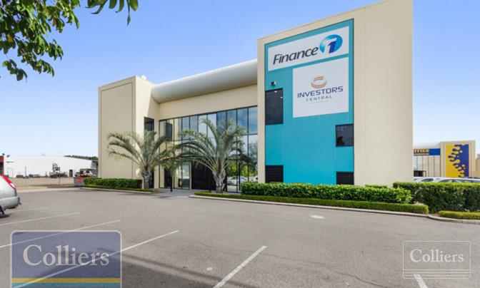 MODERN & PROFESSIONAL OFFICE SPACE IN CENTRAL CONVENIENT LOCATION - #1