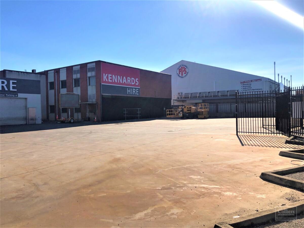 Dominant Main Road Exposure With Display Yard - #6