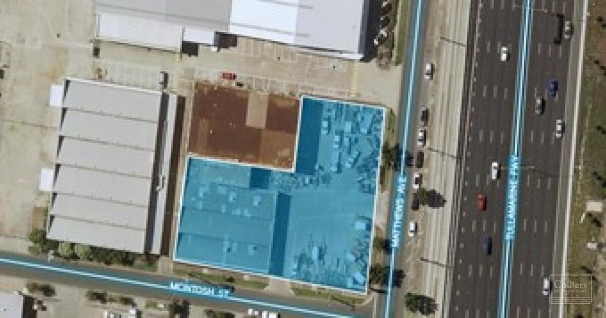 Dominant Main Road Exposure With Display Yard - #14