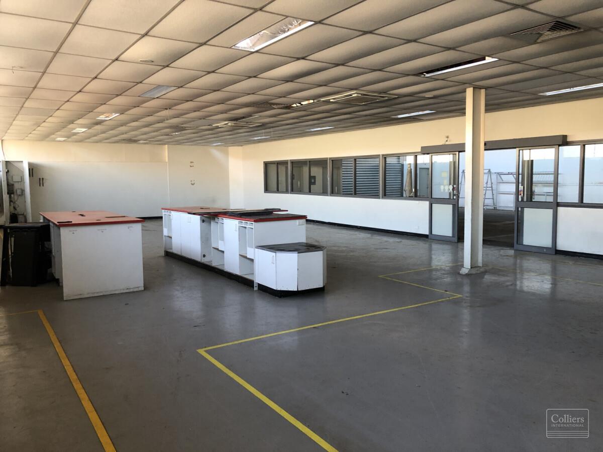 Dominant Main Road Exposure With Display Yard - #9