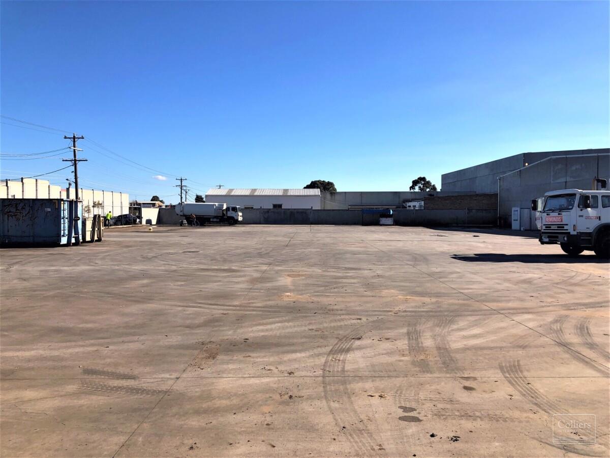 Dominant Main Road Exposure With Display Yard - #11