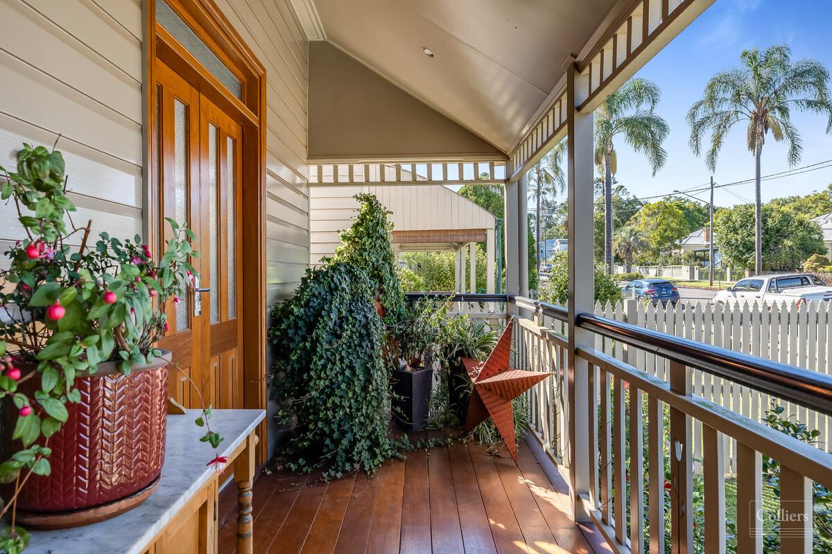 Elegant Inner City Cottage -  Sought After East-Side Location - #2