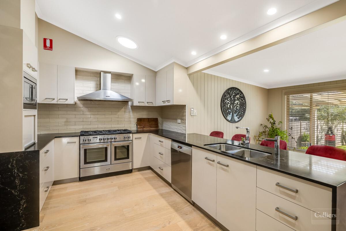 Elegant Inner City Cottage -  Sought After East-Side Location - #6