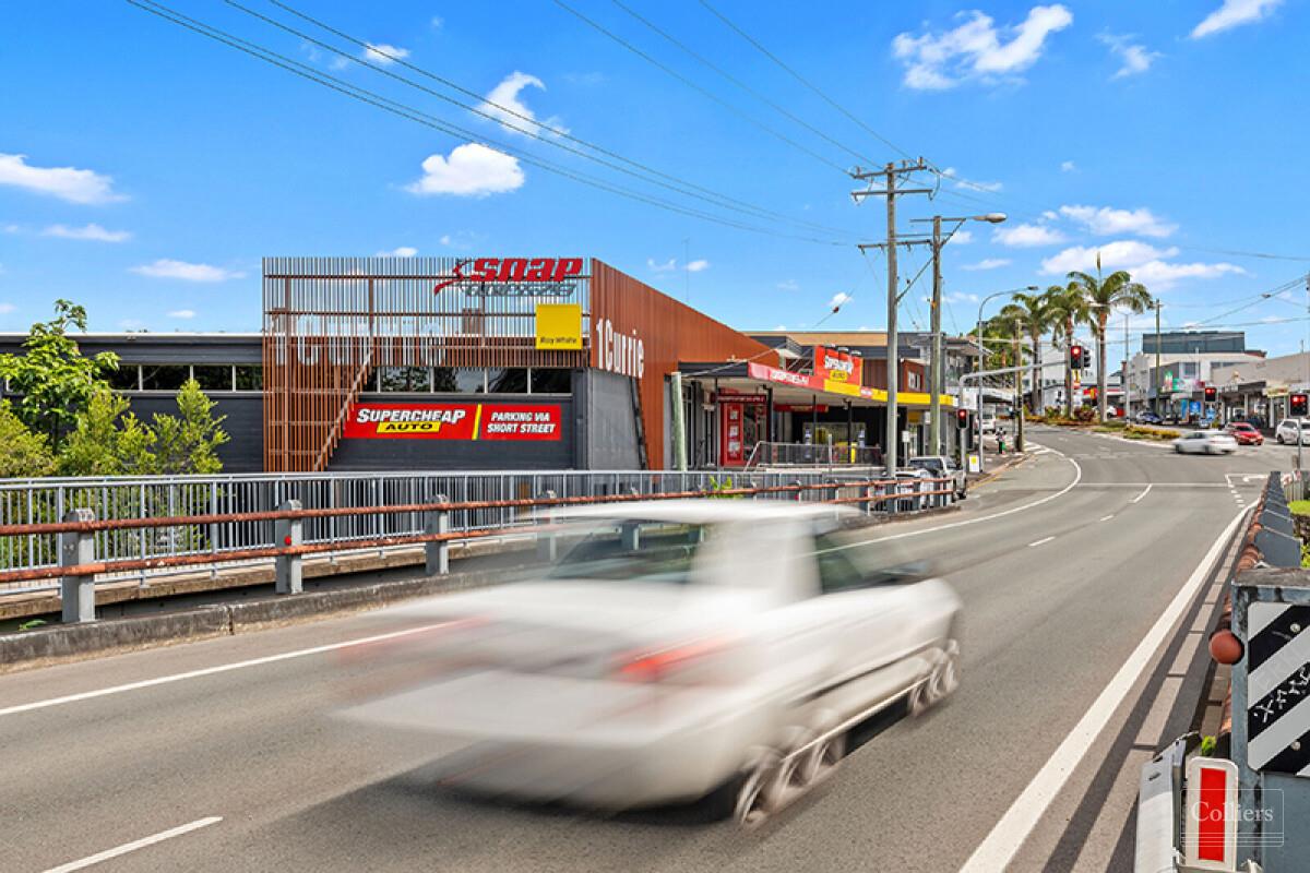 Showroom / Office Next to Supercheap Auto - #1