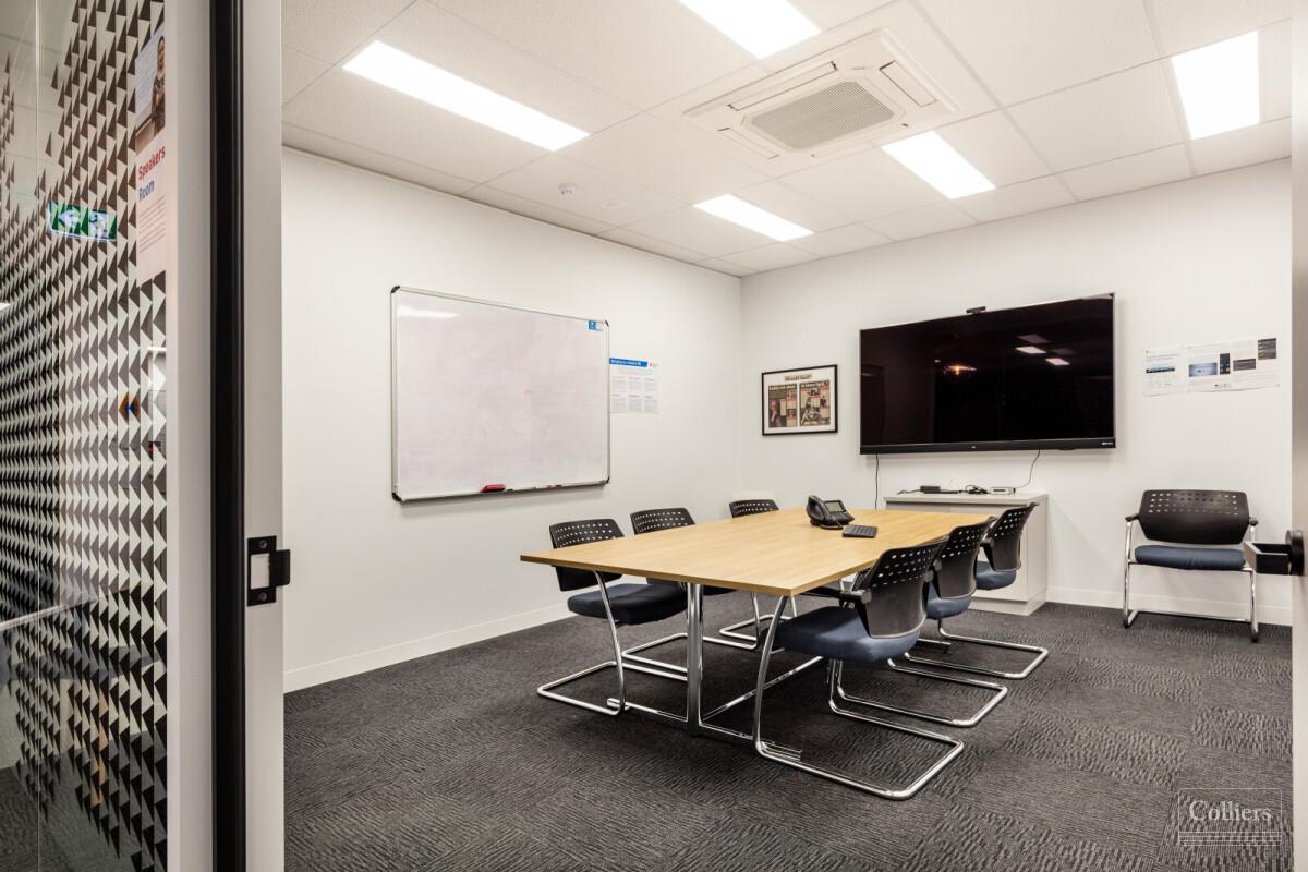 Flexible fitted offices available - #6