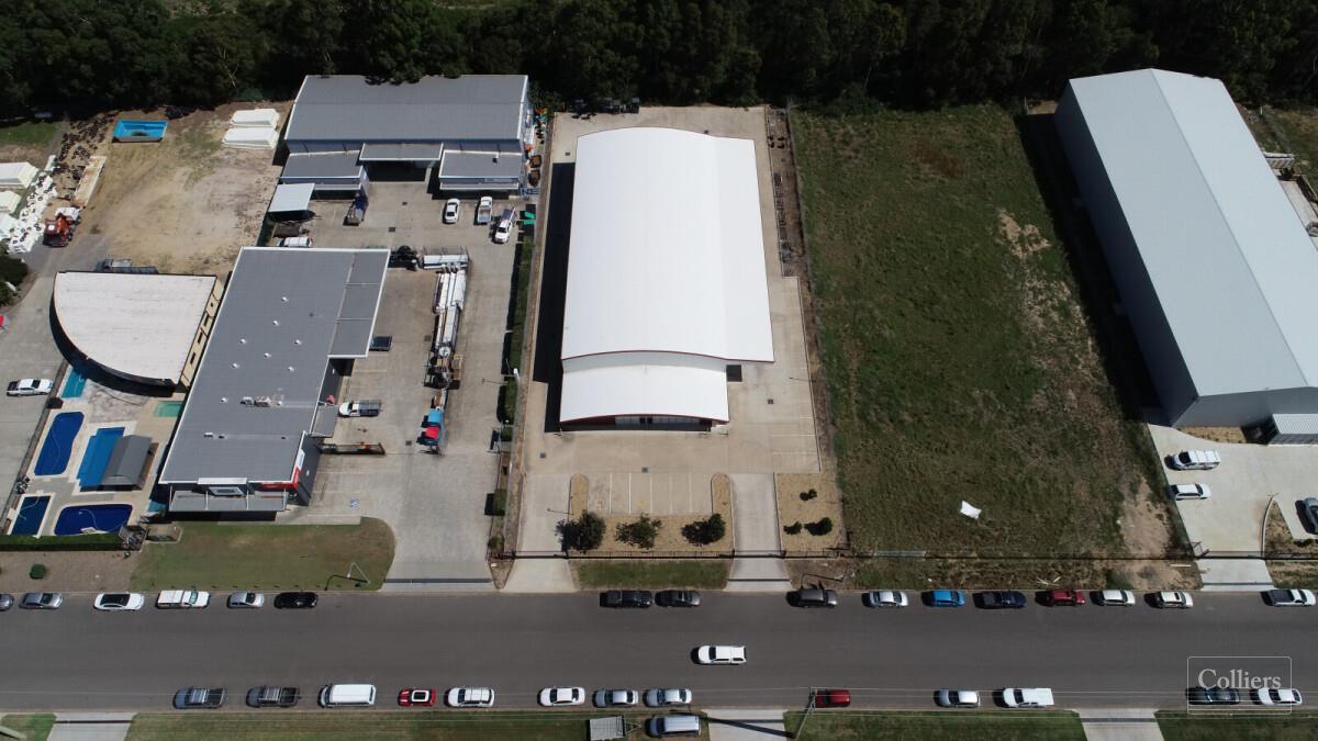 Showroom, office, warehouse/workshop - #1