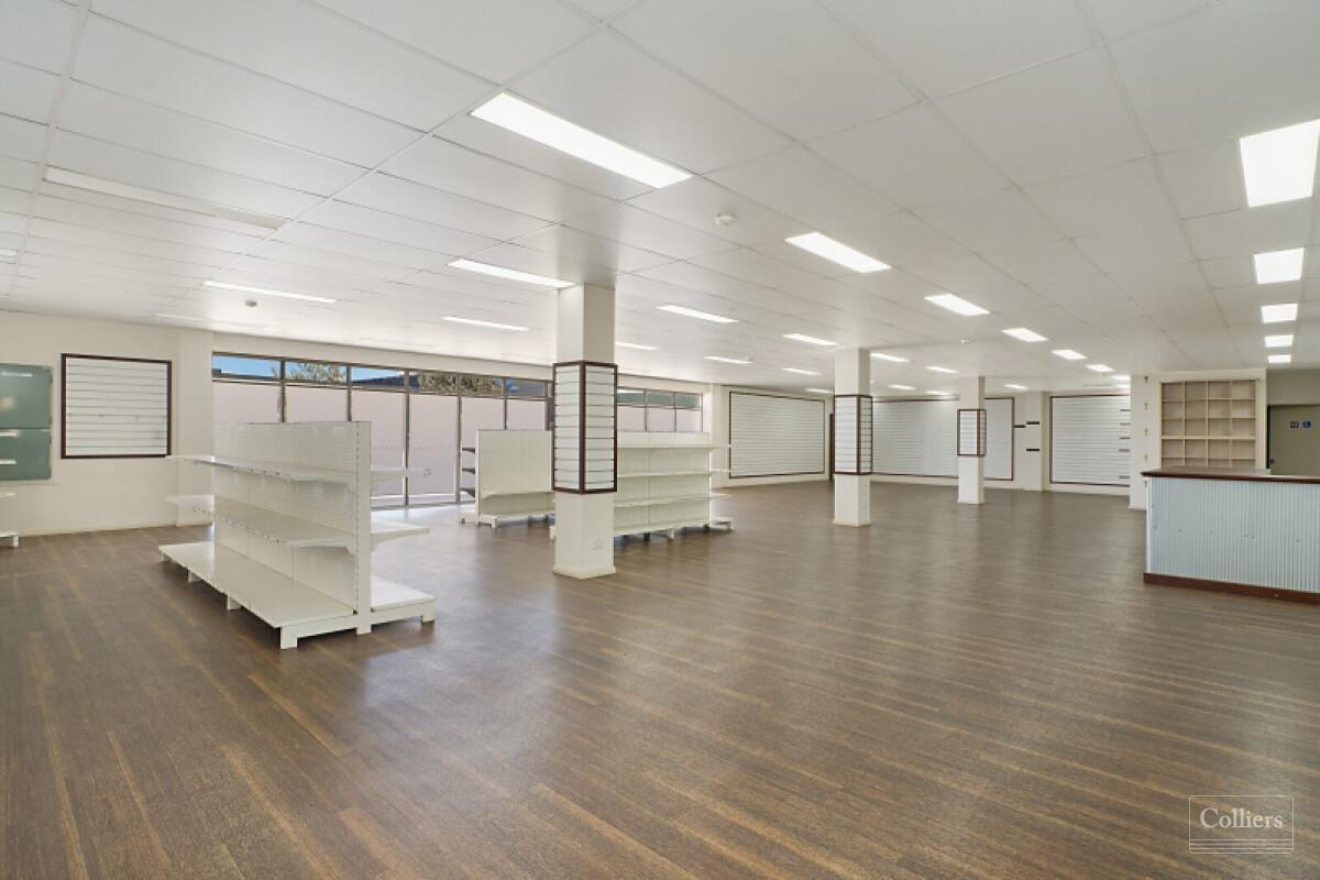 Showroom, office, warehouse/workshop - #7