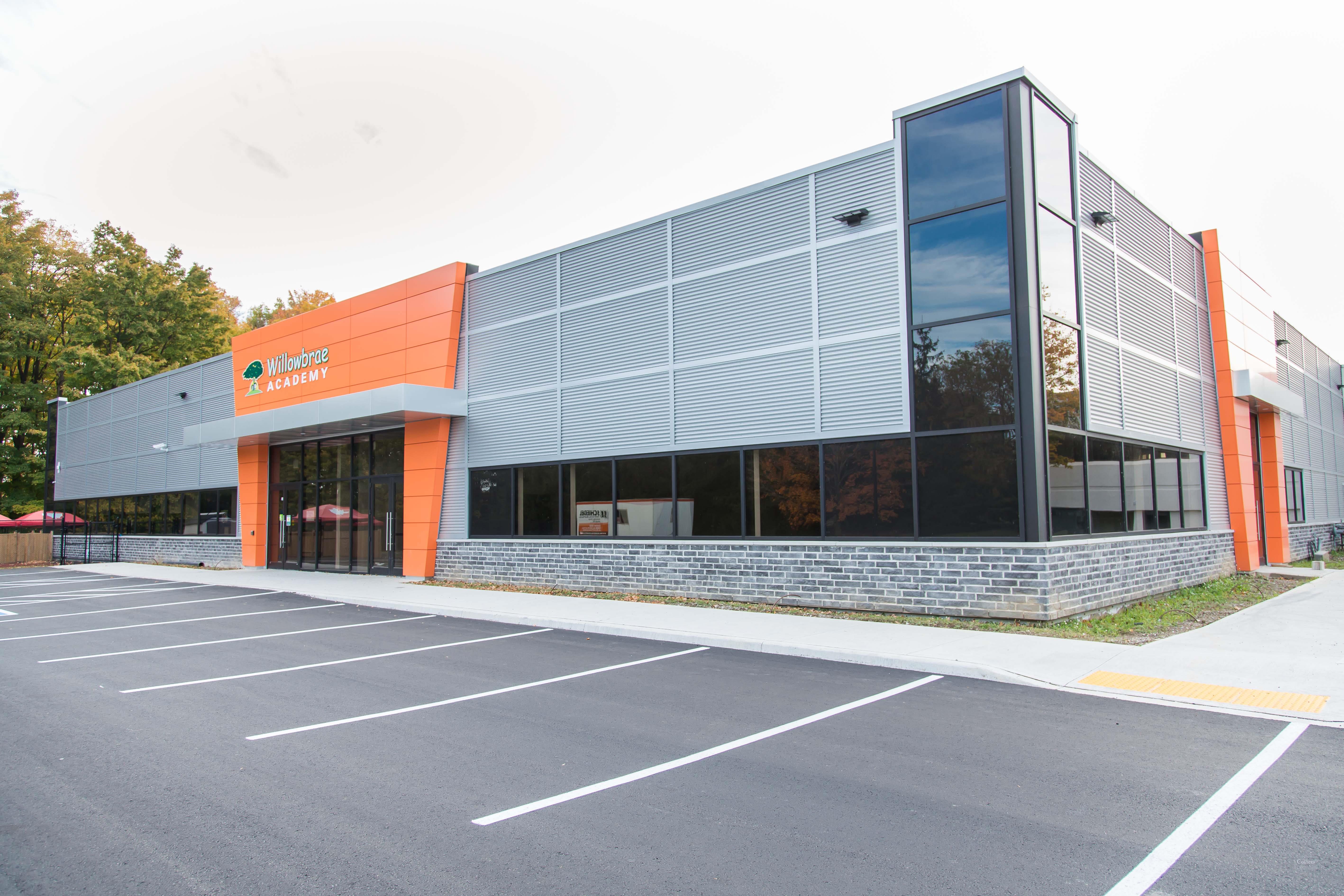 Signature Building for Lease in Exclusive Setting - #3