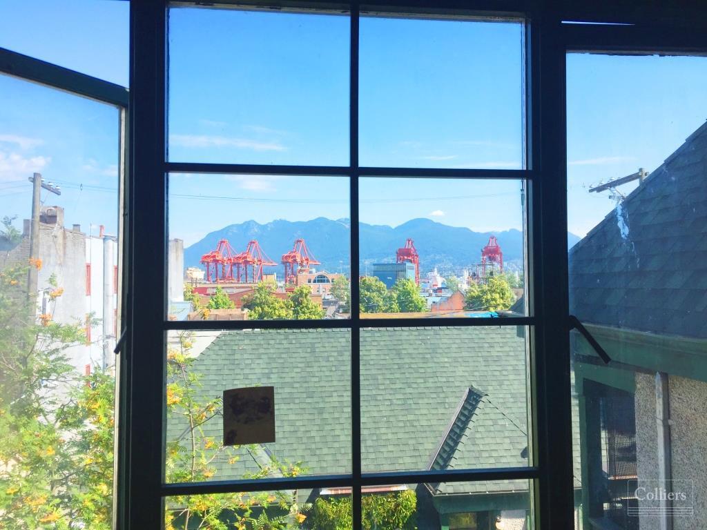 SOLD > St. Luke's Court - #10