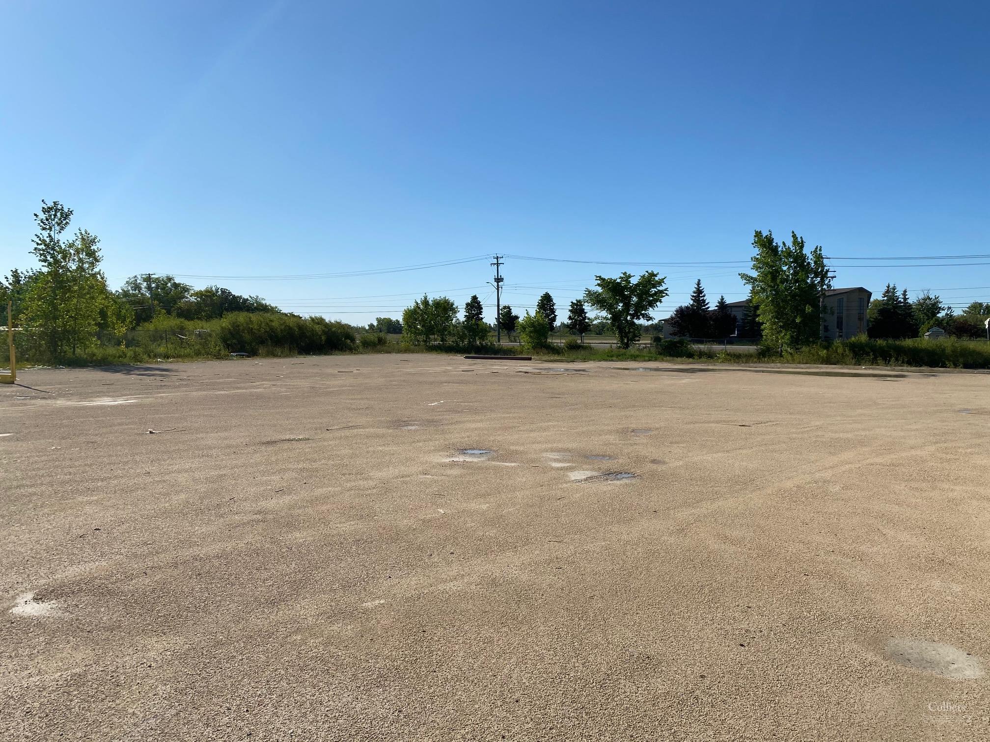 Industrial Building on 10 Acres - #4