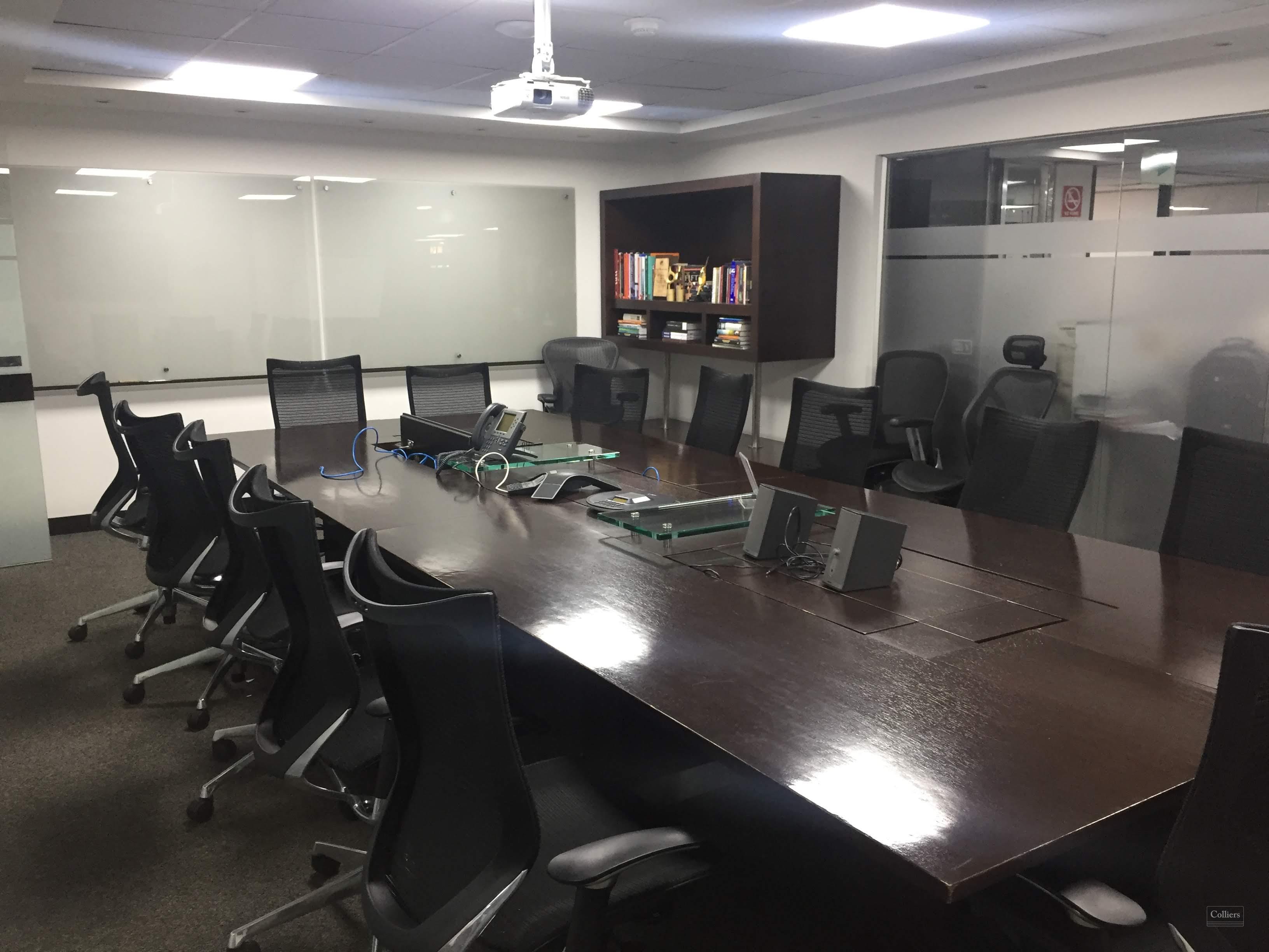 Oficina Piso 2 Torre 77 - #7