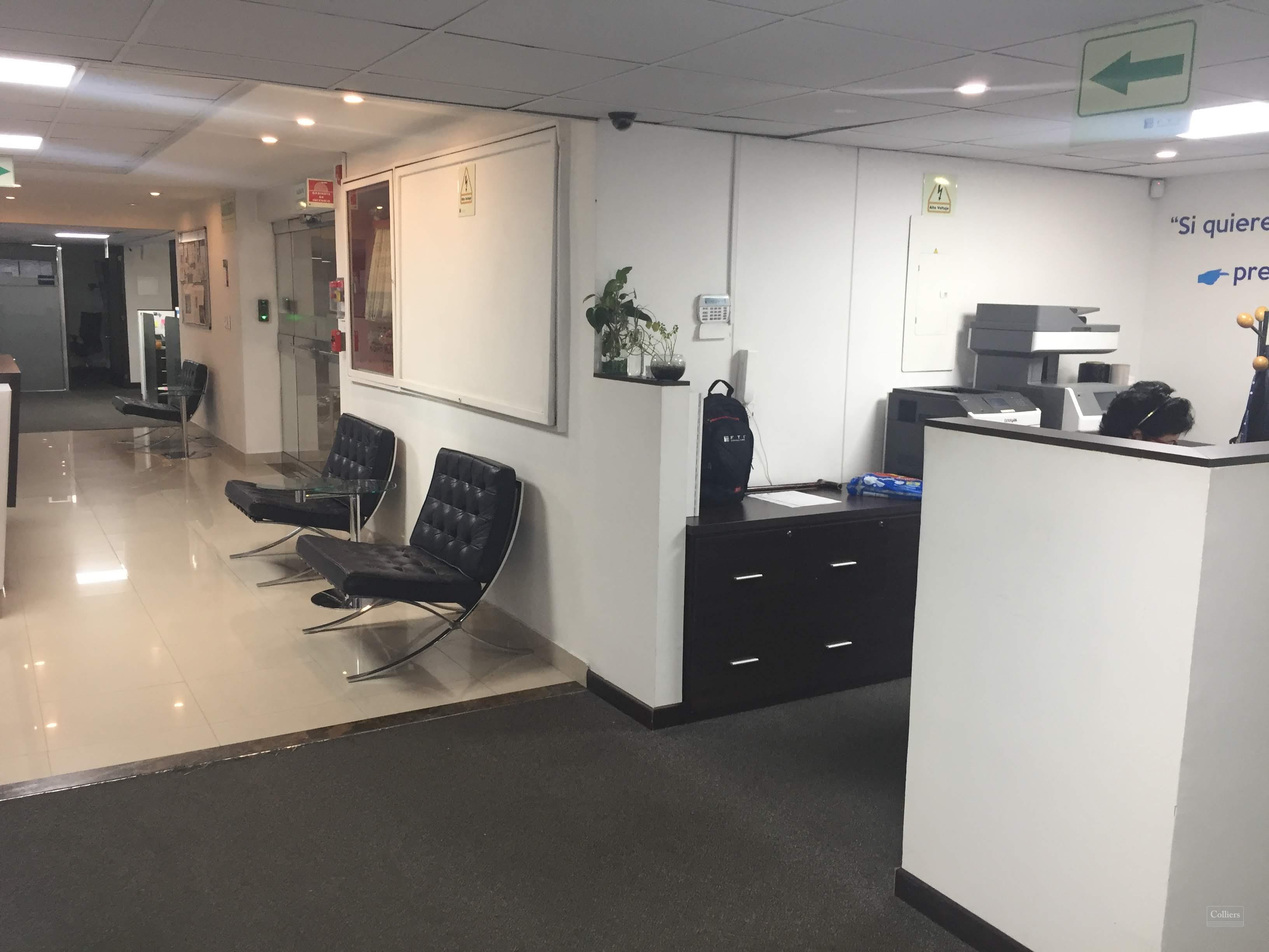 Oficina Piso 2 Torre 77 - #13