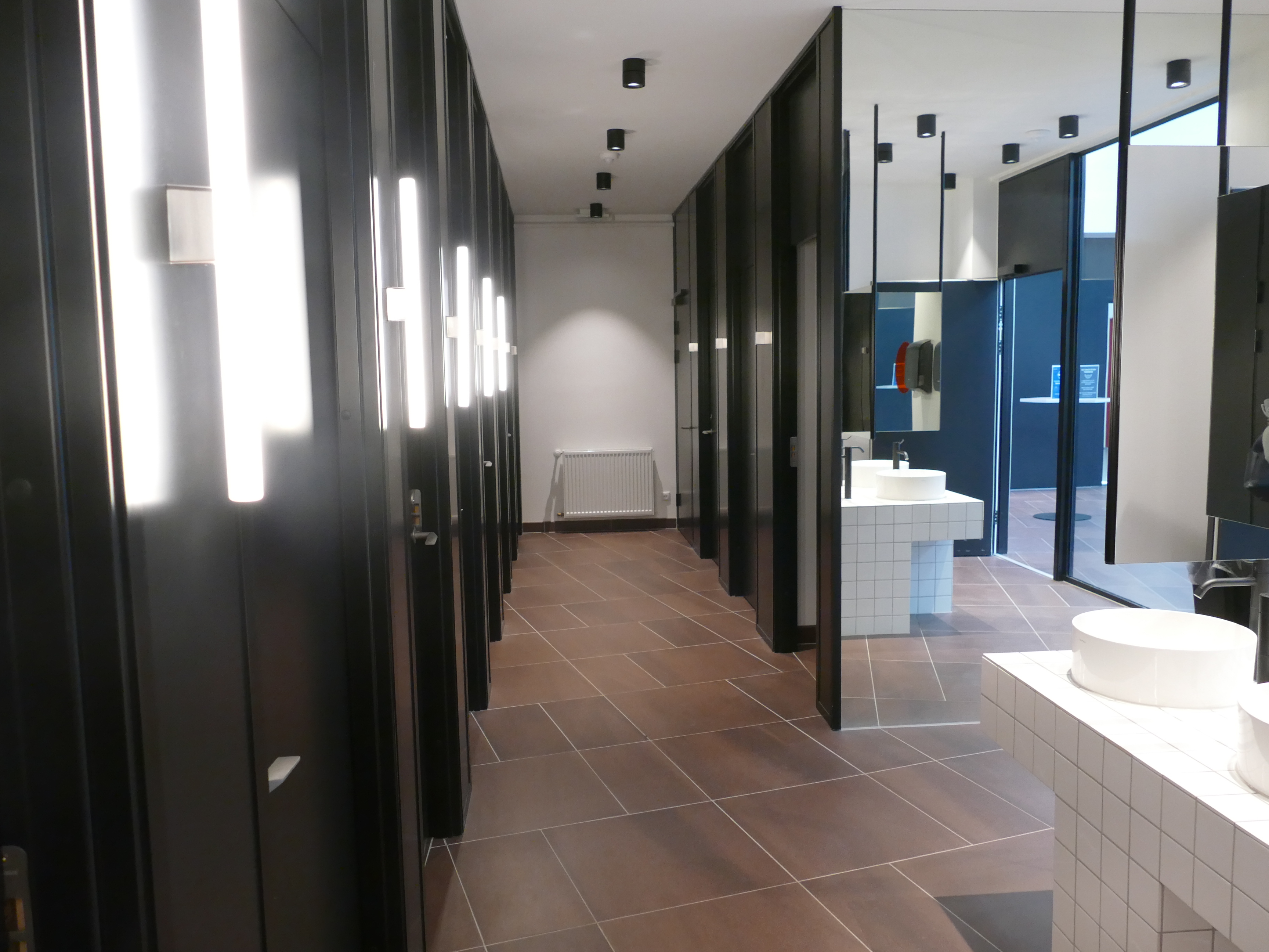 Moderne kontor med strategisk placering - #10