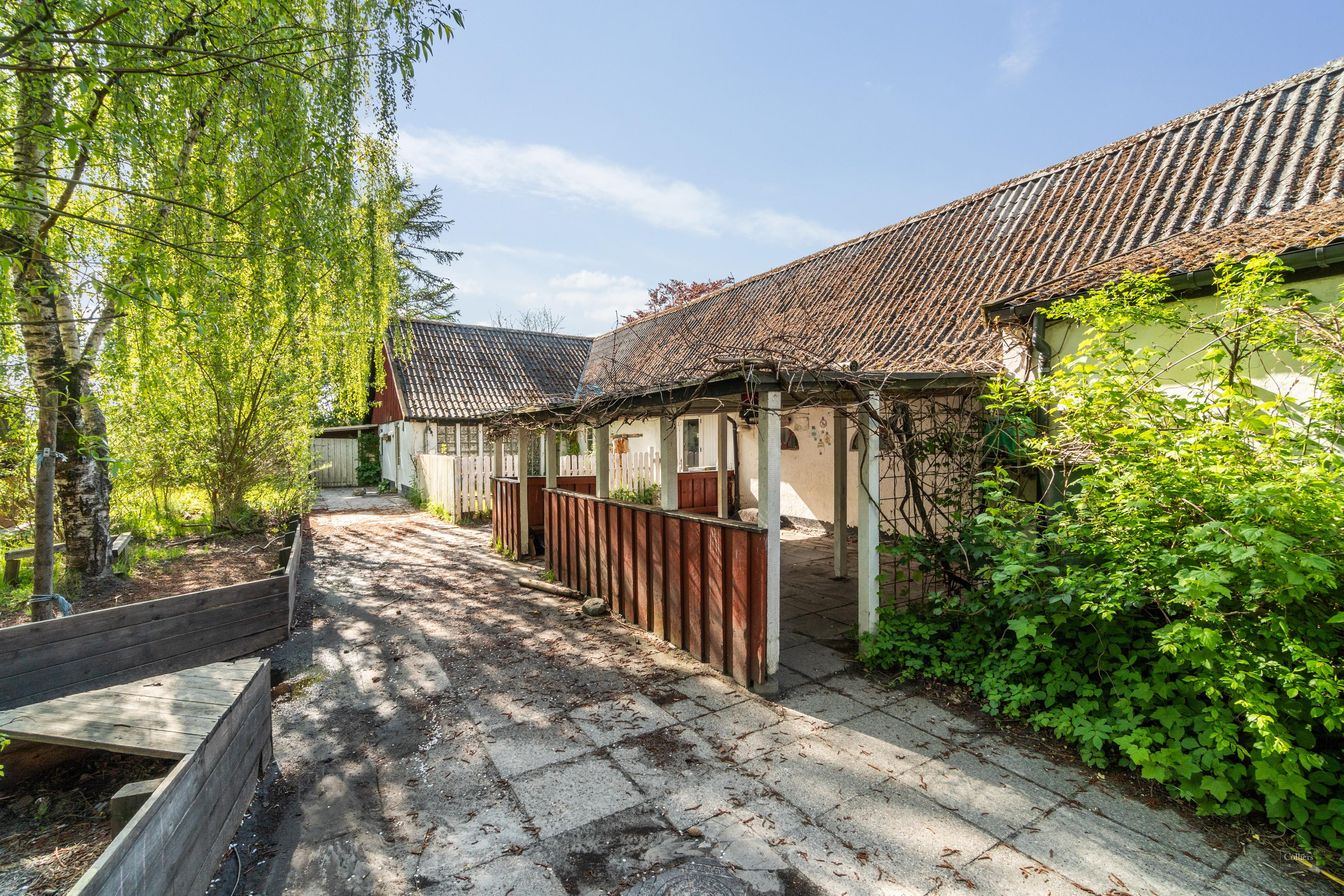 Landejendom beliggende i det idylliske Lille Lyngby i Skævinge - #2