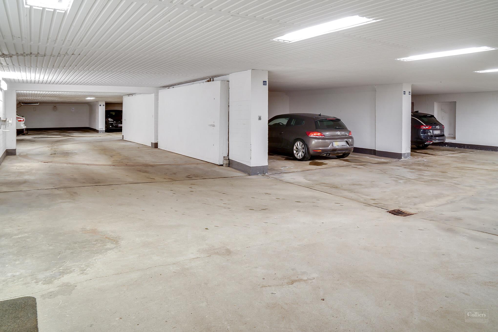 Centralt beliggende kontorejendom sælges - #14