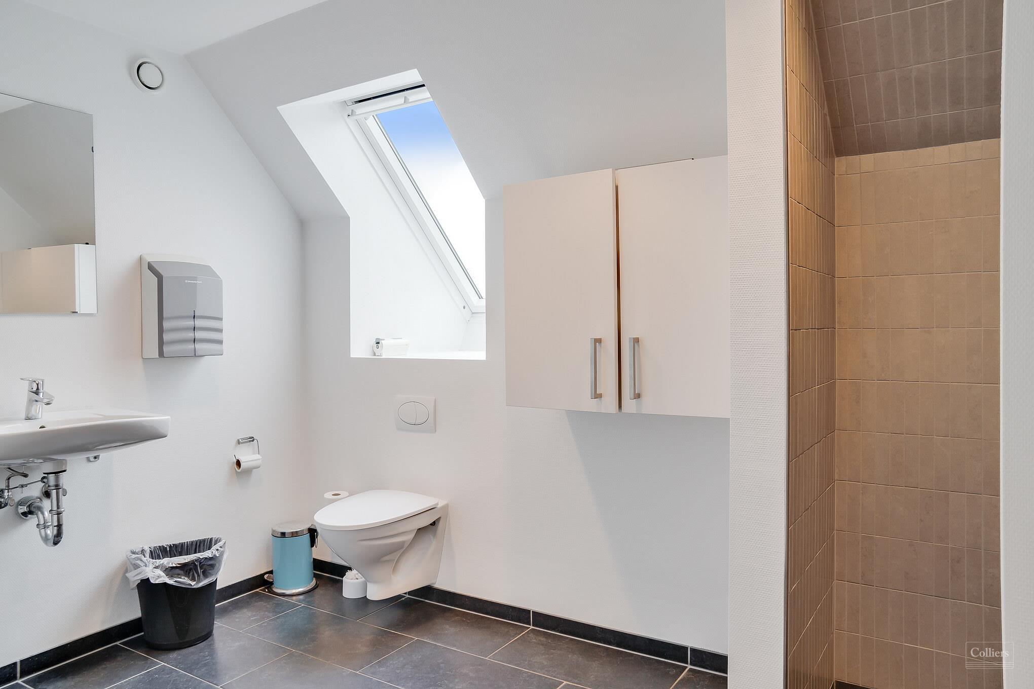 Centralt beliggende kontorejendom sælges - #11