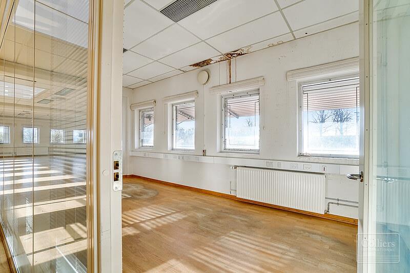 Kontor-/lagerejendom udlejes - #10