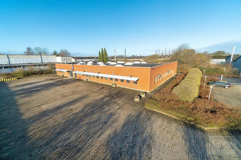 Kontor-/lagerejendom udlejes - #2