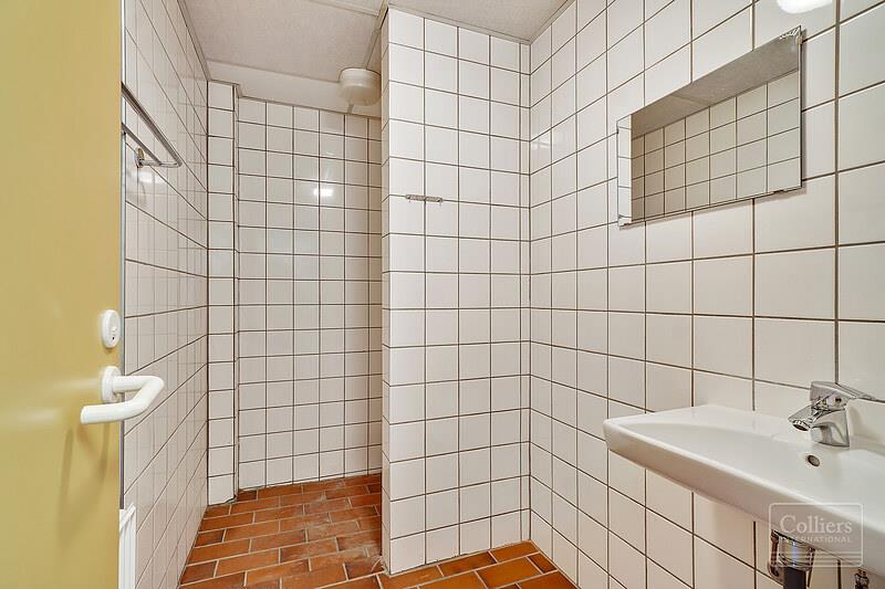 Kontor-/lagerejendom udlejes - #13