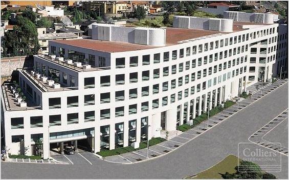 Oficina acondicionada en renta en zona de Bosques de las Lomas y Santa Fe, Ciudad de México - #1