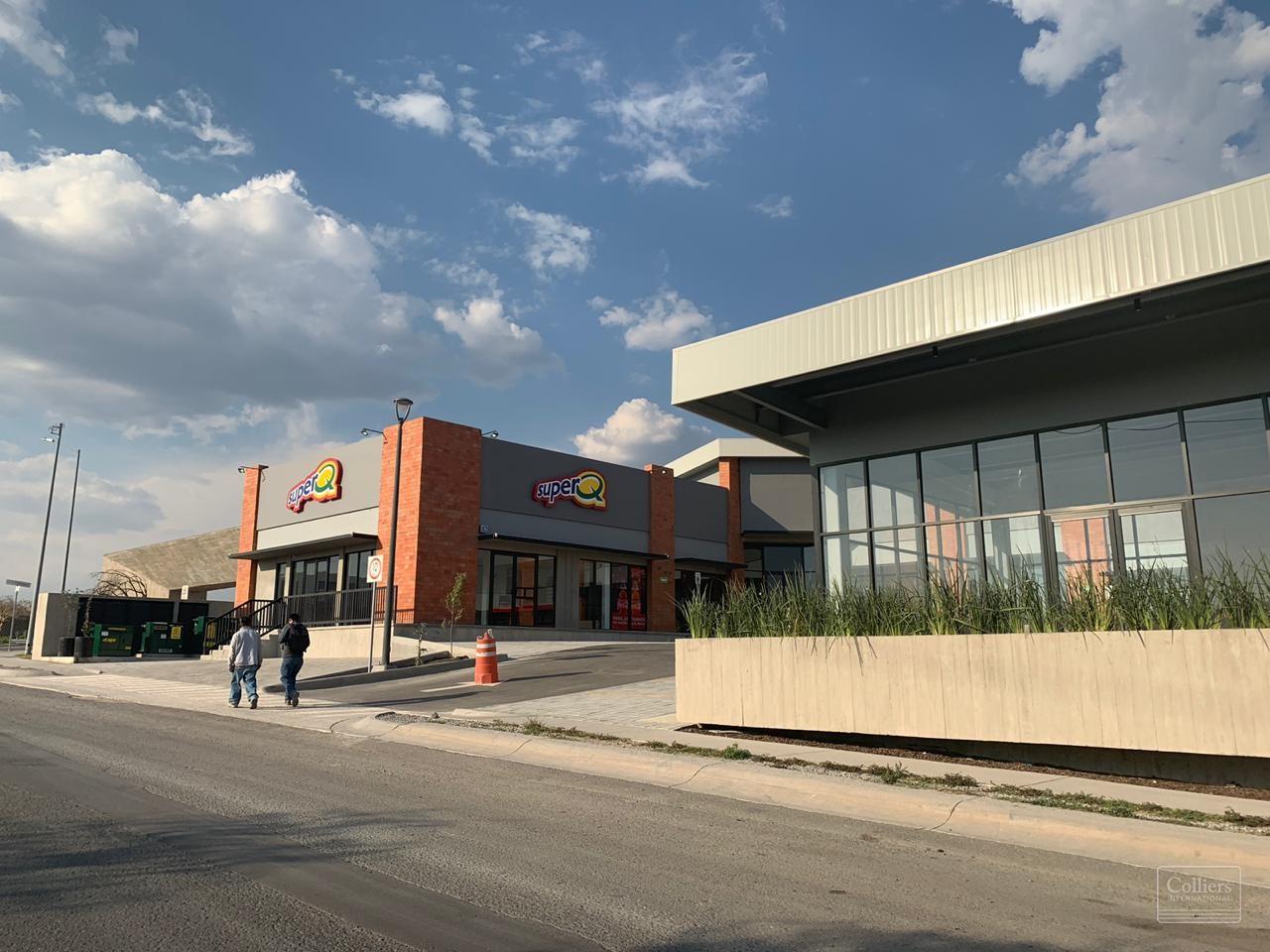 Venta y Renta locales Plaza Altos Juriquilla Querétaro - #6