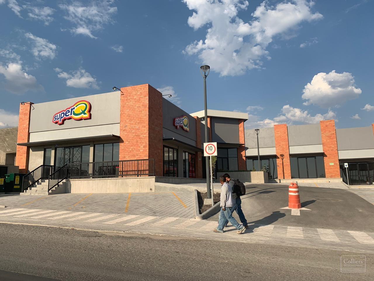 Venta y Renta locales Plaza Altos Juriquilla Querétaro - #2