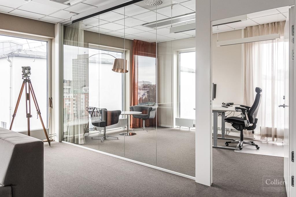 Modernt kontor med härligt ljusinsläpp och sjöutsikt! - #1
