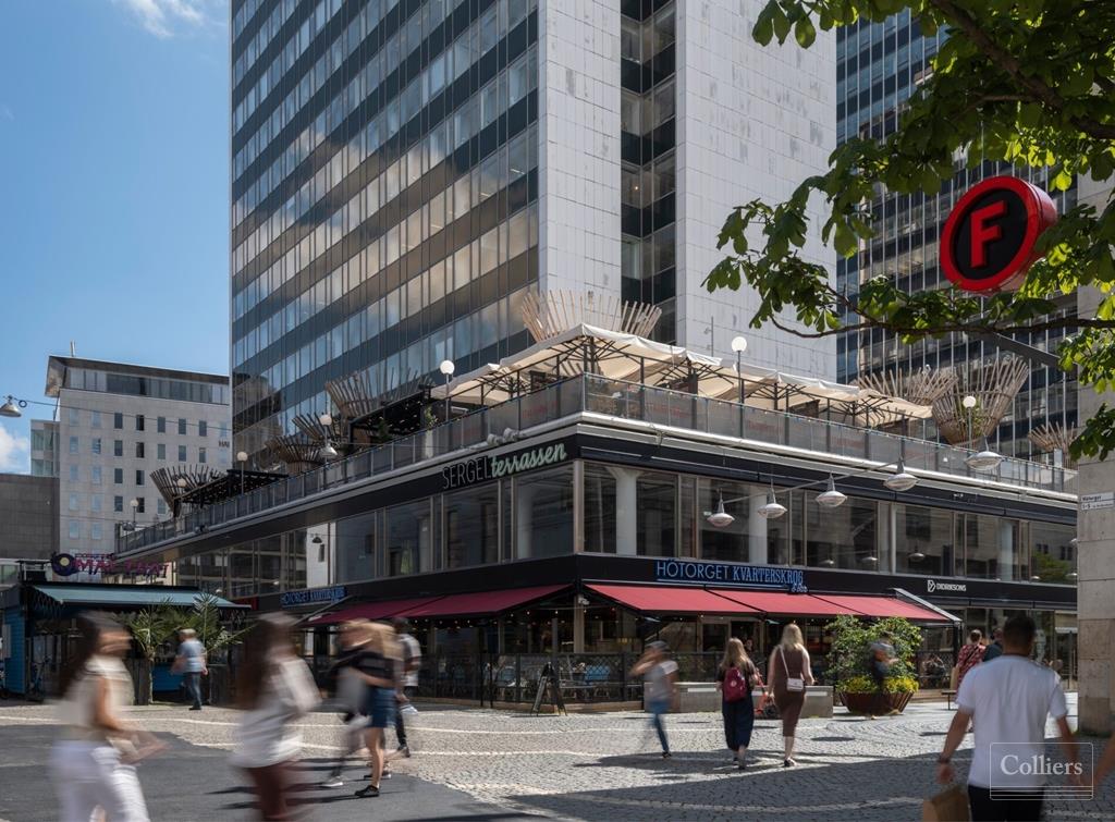 Ledig lokal högt upp i huset på Sveavägen 17 - #9