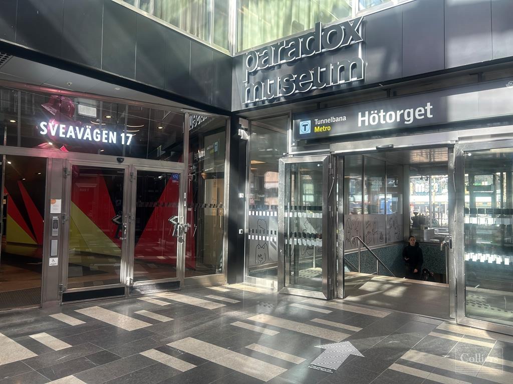 Ledig lokal högt upp i huset på Sveavägen 17 - #8