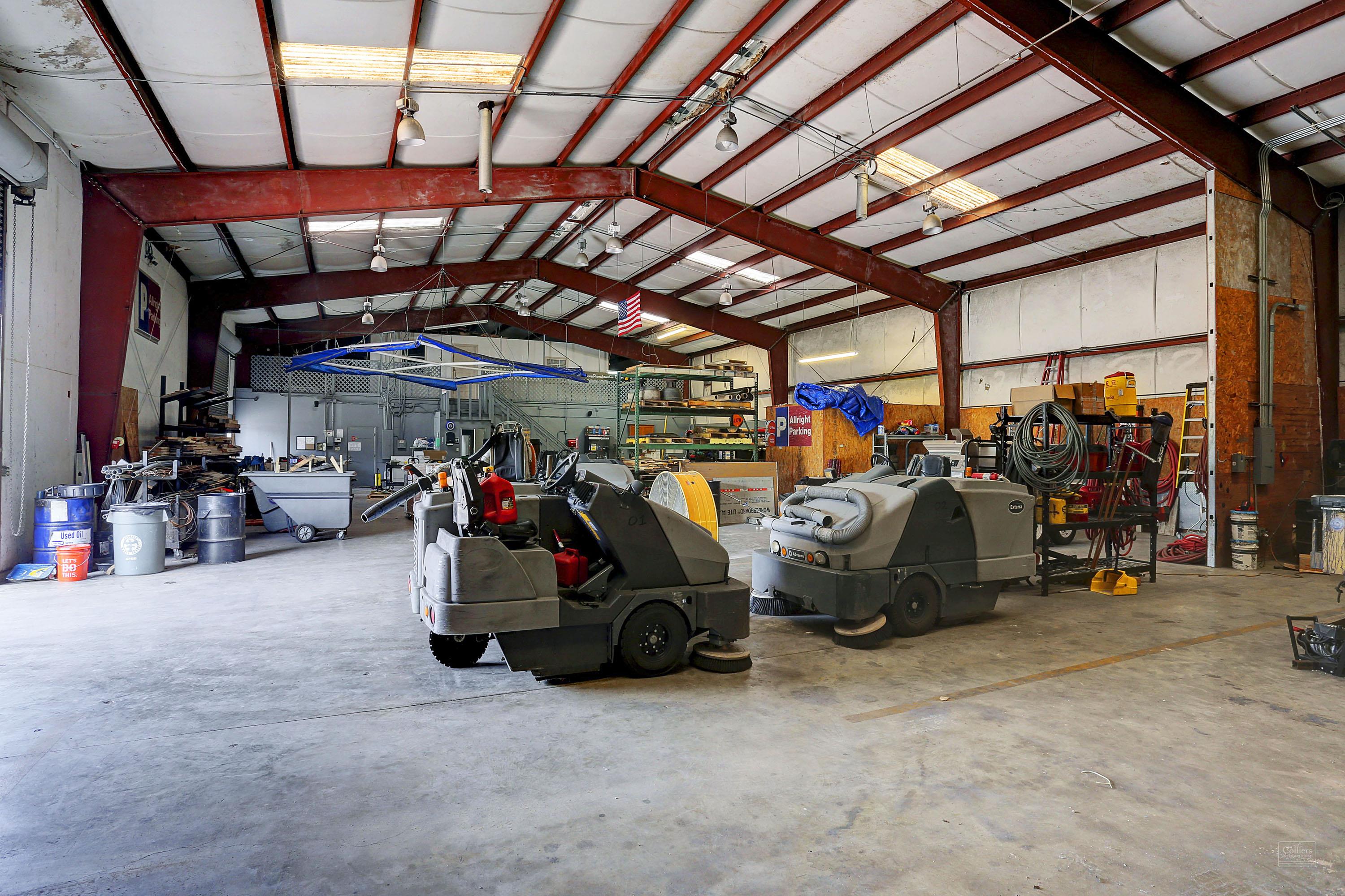 Freestanding Industrial Building - Hwy 90/Bltwy 8 Area, Houston - #8