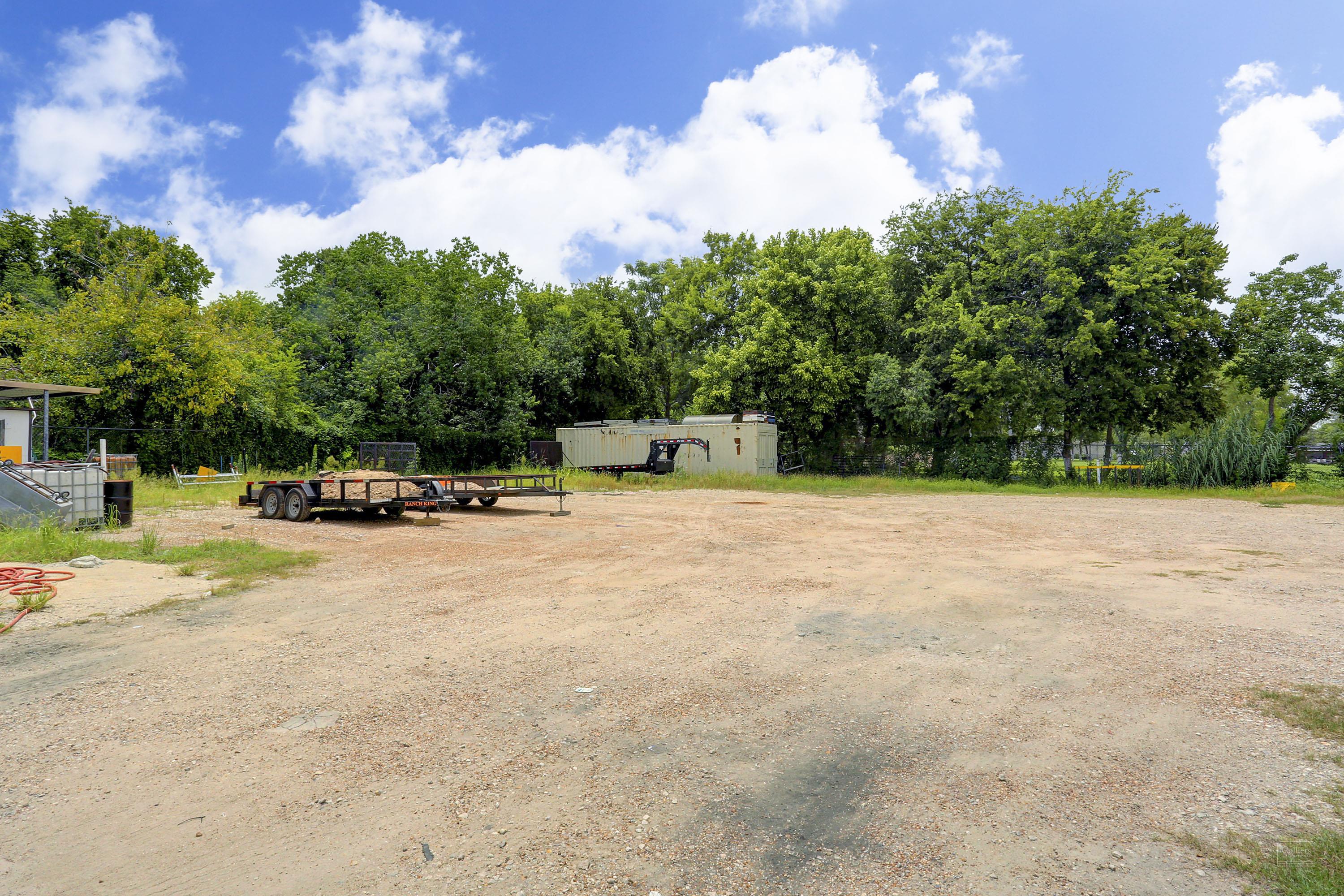 Freestanding Industrial Building - Hwy 90/Bltwy 8 Area, Houston - #3