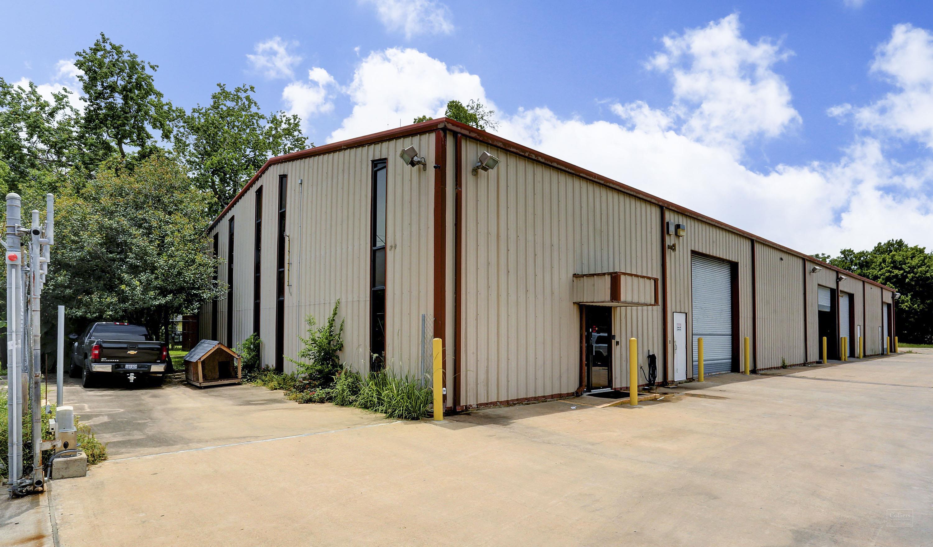 Freestanding Industrial Building - Hwy 90/Bltwy 8 Area, Houston - #1