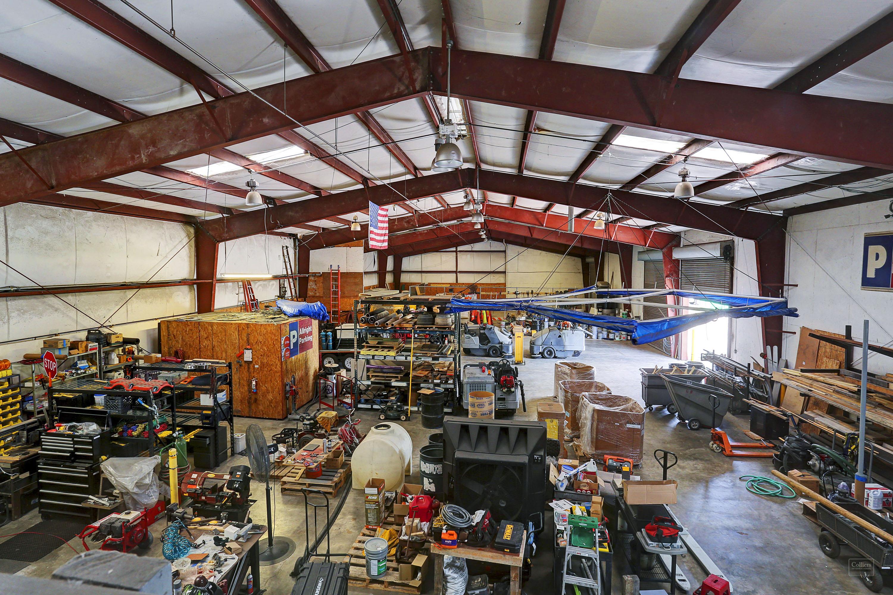 Freestanding Industrial Building - Hwy 90/Bltwy 8 Area, Houston - #9