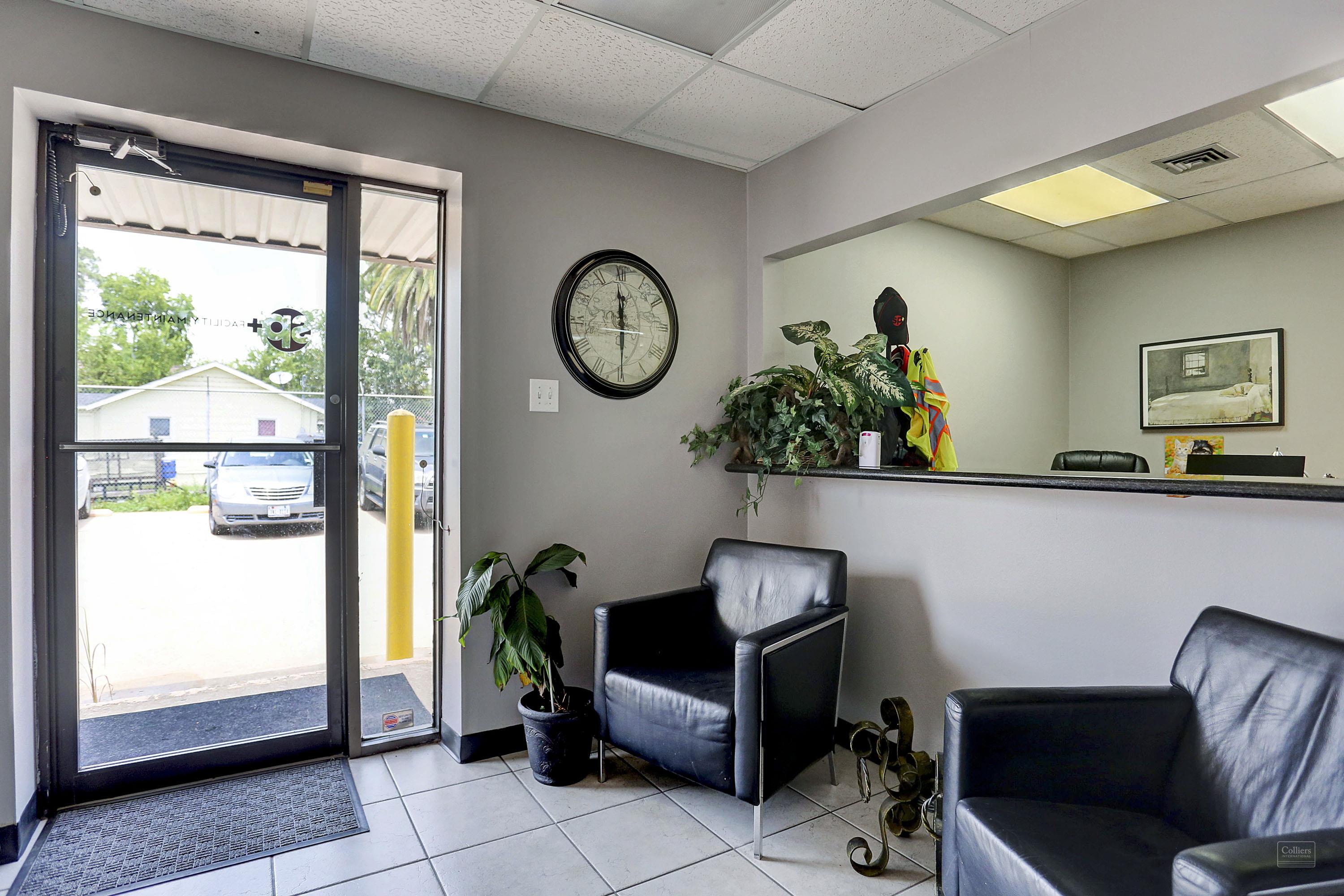 Freestanding Industrial Building - Hwy 90/Bltwy 8 Area, Houston - #4